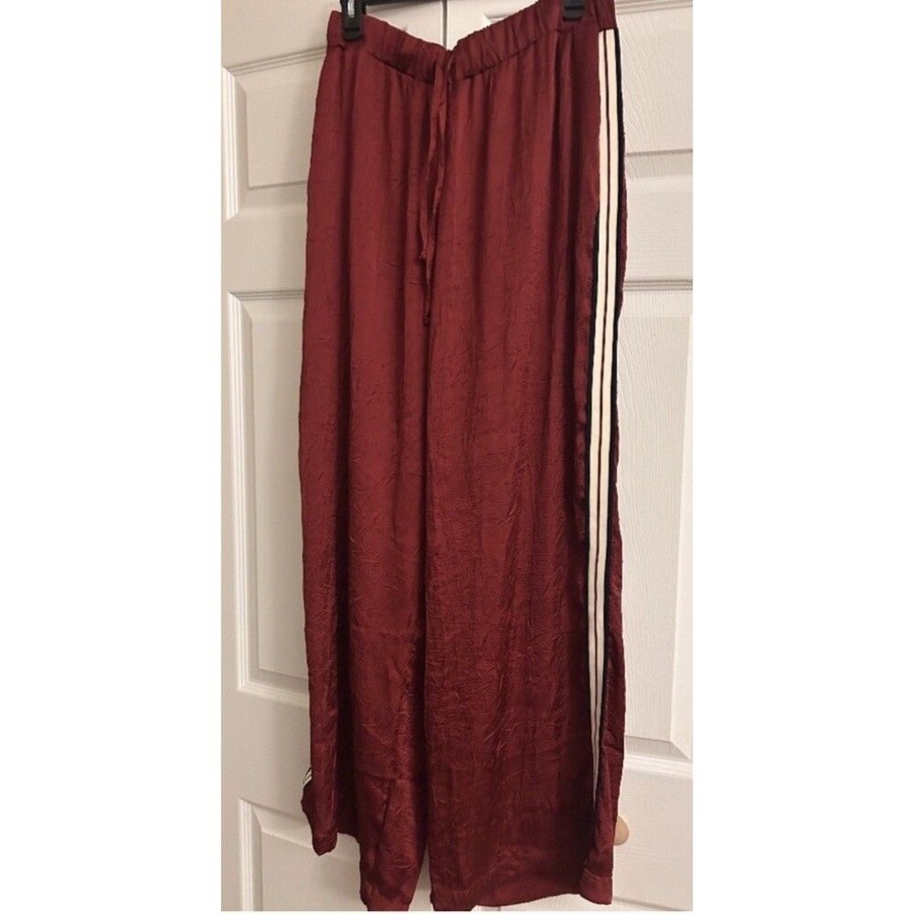 daily practice by anthropologie maroon silky crinkle track pant side stripe boho